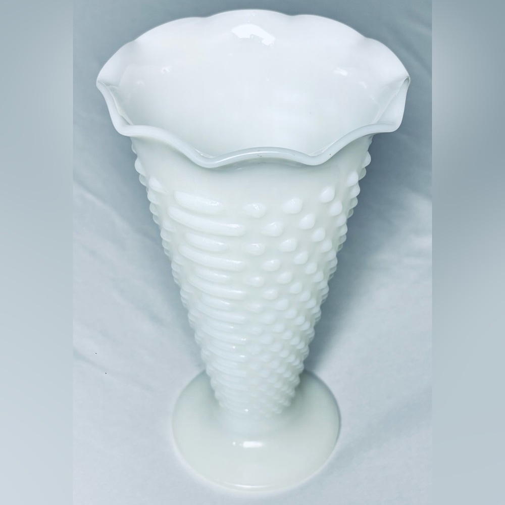 Vintage Milk Glass Dots Dash Hobnail Trumpet Vase Scalloped Top 9.25" EXCELLENT